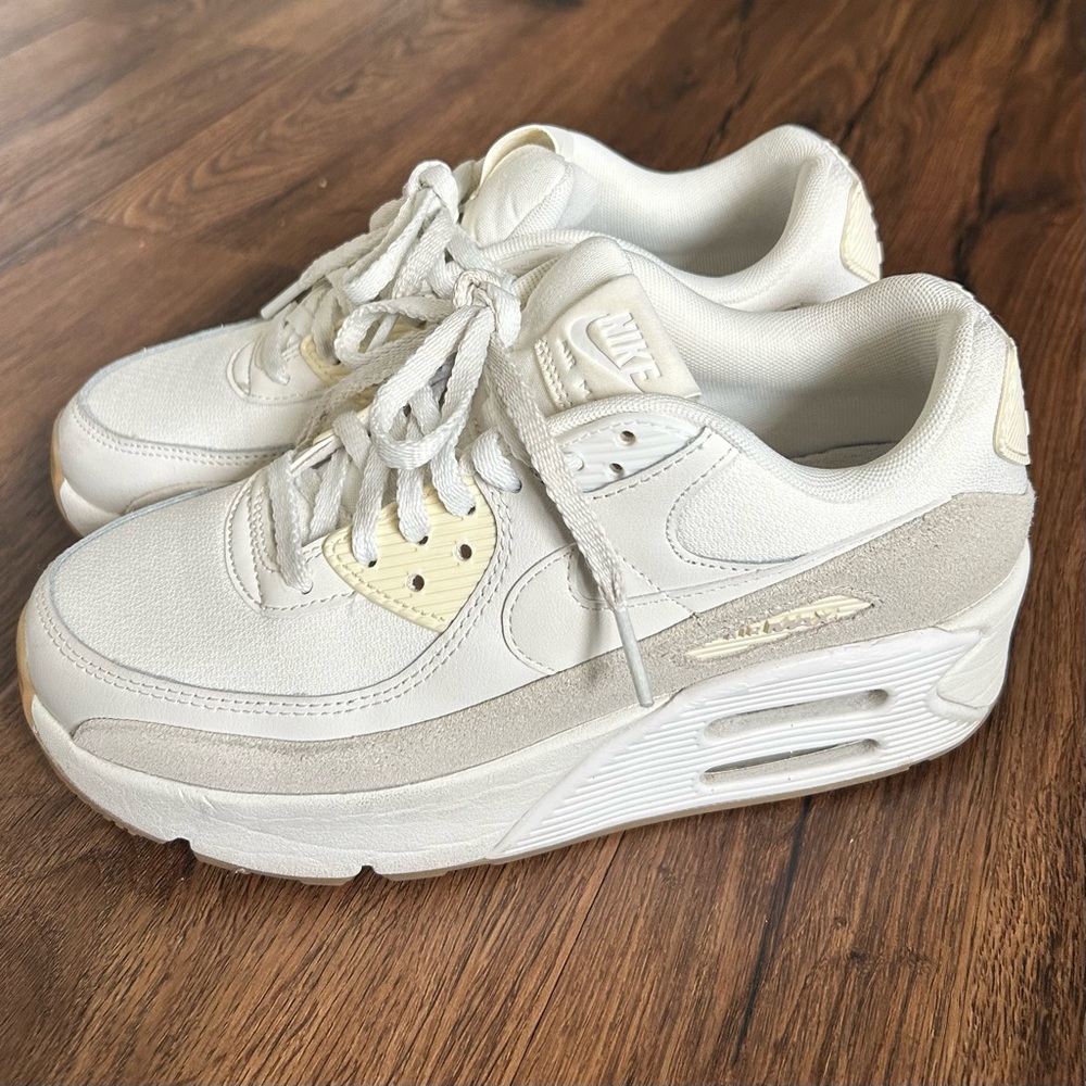Nike White Air Max 90 LV8 Platform Size 7